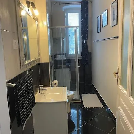 Great Flat Sleeps 6 In Center *